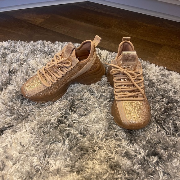 Steve Madden Shoes - NEW STEVE MADDEN - MAXIMA-R SNEAKER ROSE GOLD